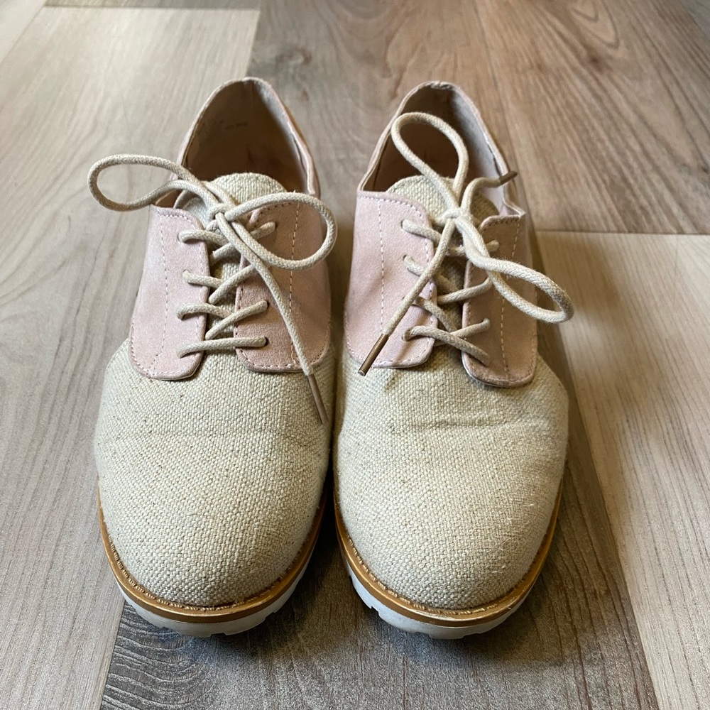 Shoedazzle blush Size 7 Maeve laced Oxford flat
